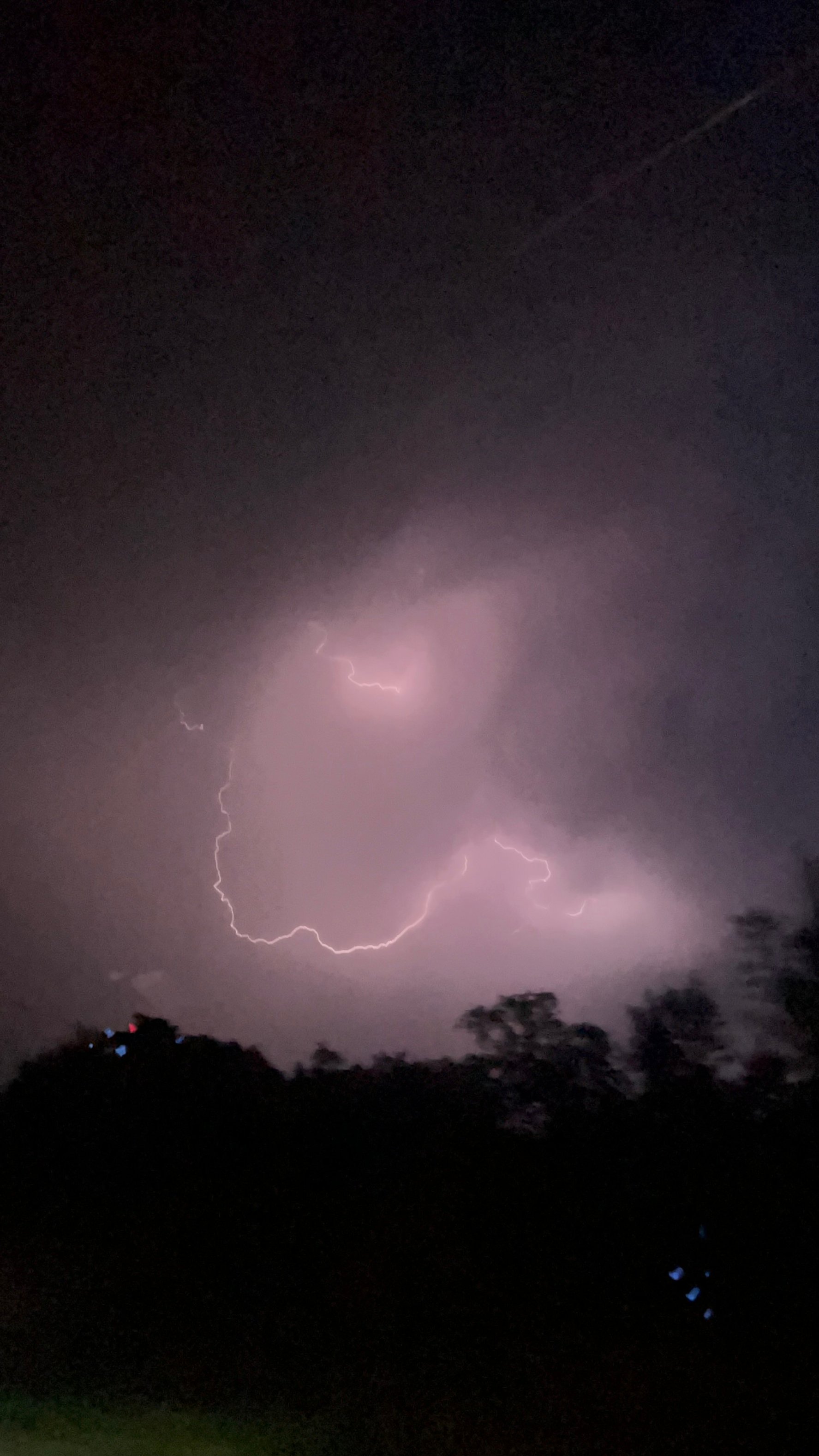 Freaky Lightning Wild images capture ‘crazy’ lightning show as severe storms batter ...