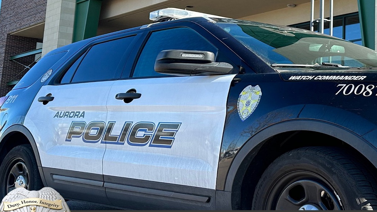 Woman killed, suspect dead after shooting at Aurora restaurant