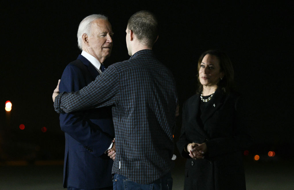 Biden, Harris Greet Americans Freed In Prisoner Exchange With Russia ...