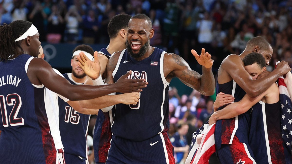 US men’s basketball defeats France to win gold at 2024 Olympics – NBC ...