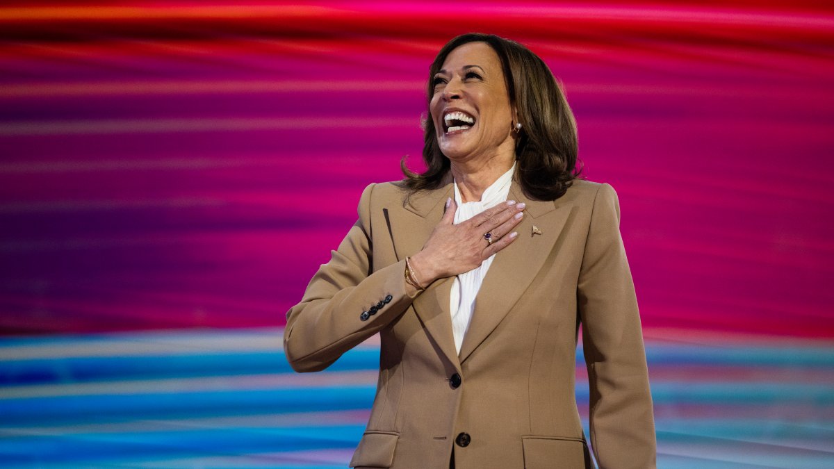 What time does Kamala Harris speak tonight – NBC Chicago