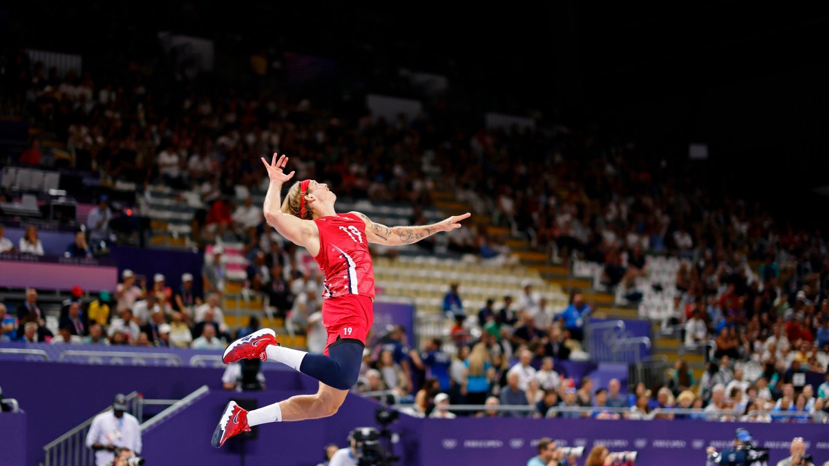 4 Olympic Volleyball players from Chicago NBC Chicago