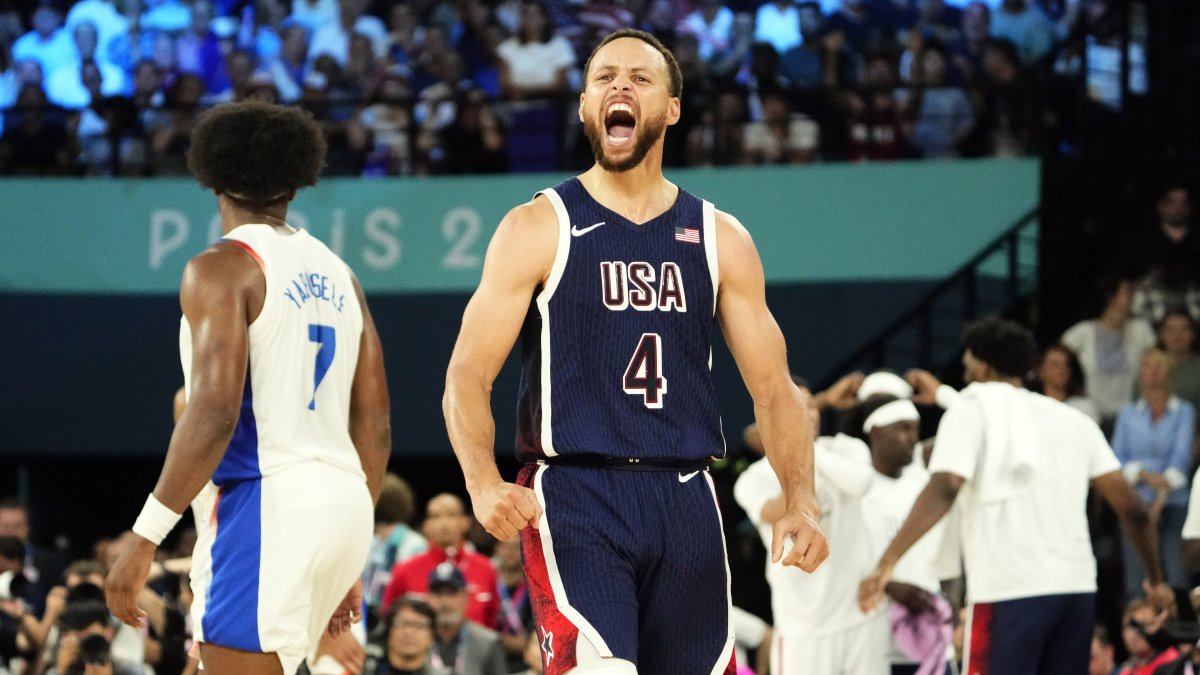 Steph Curry secures gold in US basketball with epic 3-point storm – NBC Chicago