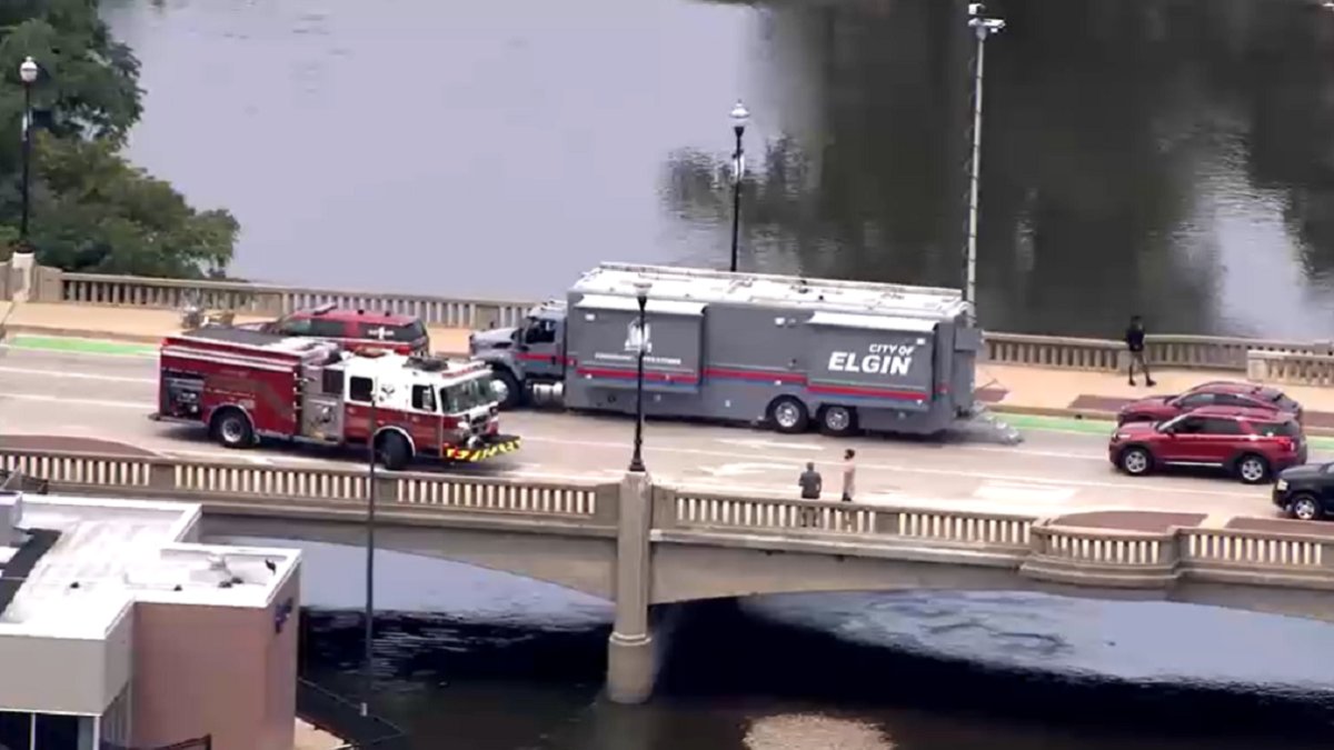Diesel fuel, storm sewer drainage leaks into Fox River in Elgin: Officials