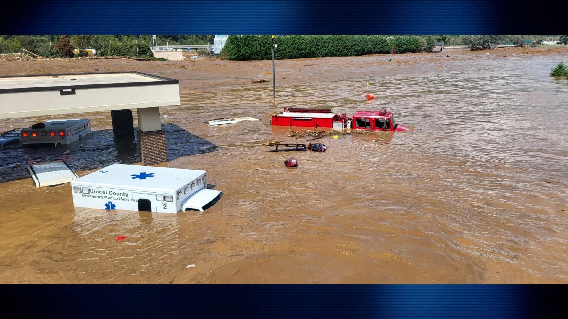 More than 50 people stranded on roof of Tennessee hospital flooded by ...