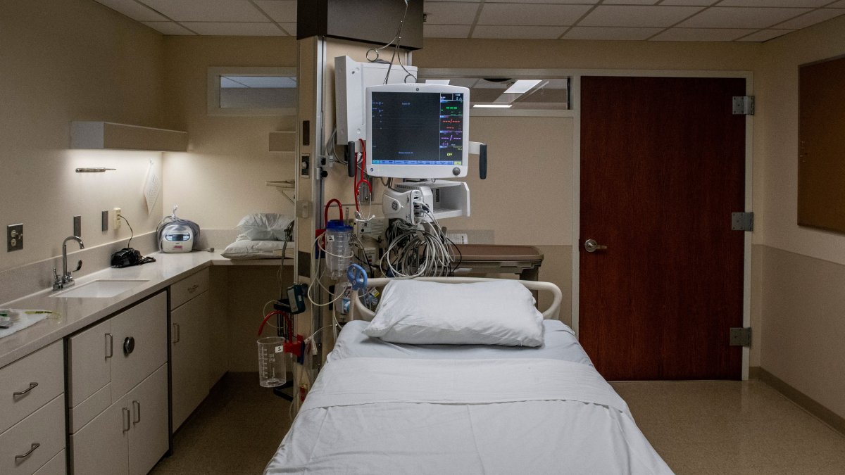 Pronounced dead by a remote doctor: Tele‑ICUs expand nationwide, including in Illinois