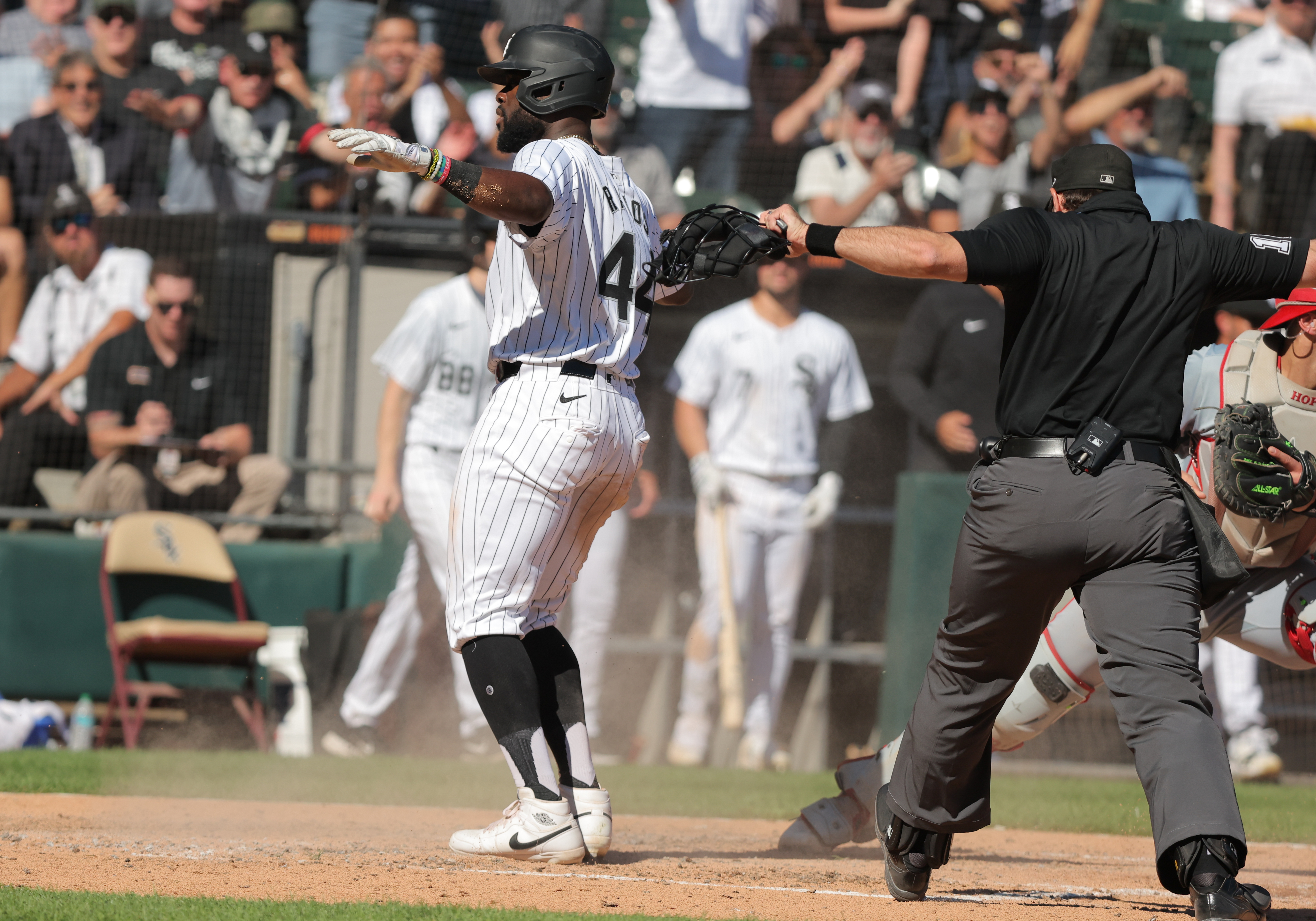 White Sox stave off MLB losses record with third consecutive win NBC
