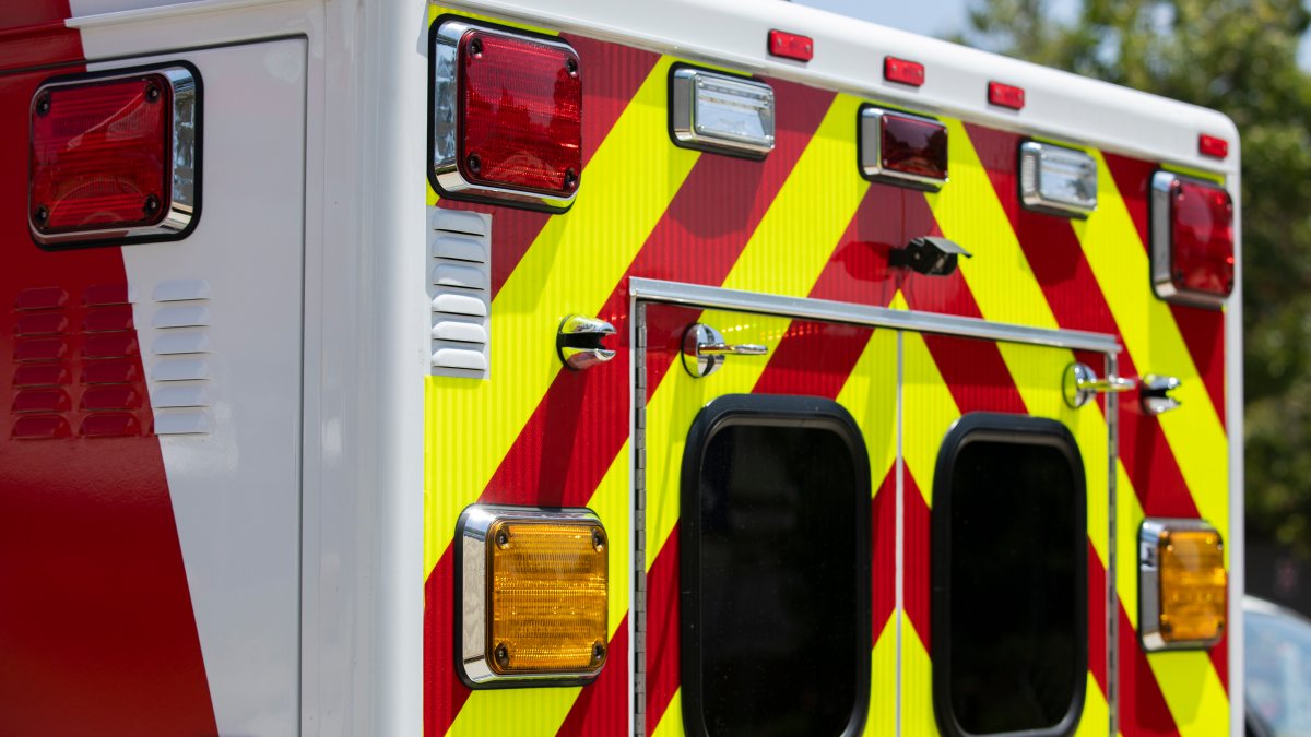 2 people injured in accident at Lower West Side music venue