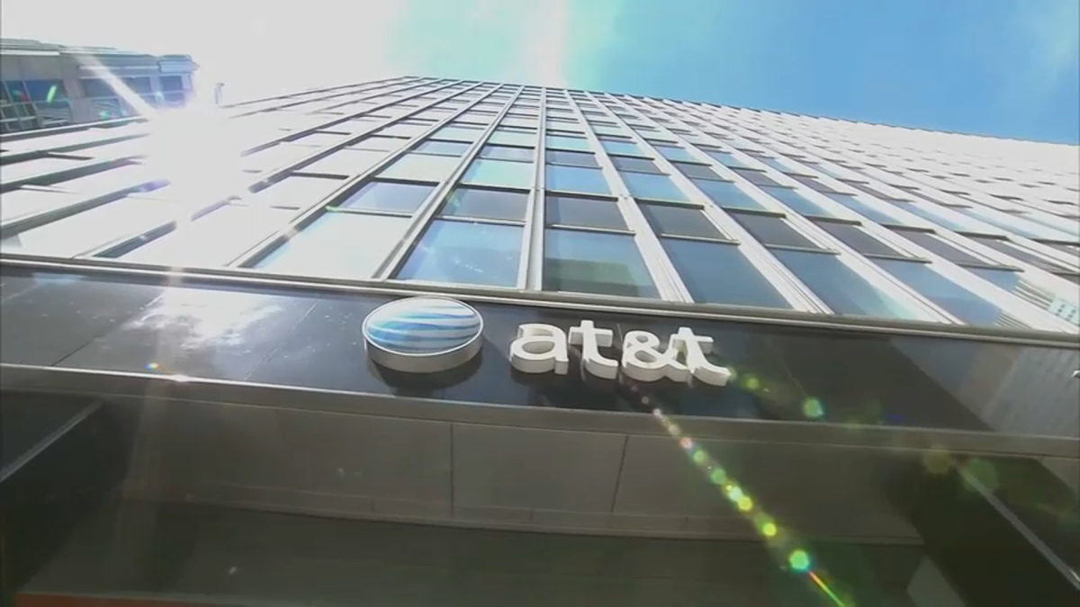 Mistrial in case of former AT&T chief accused of bribing Madigan – NBC Chicago