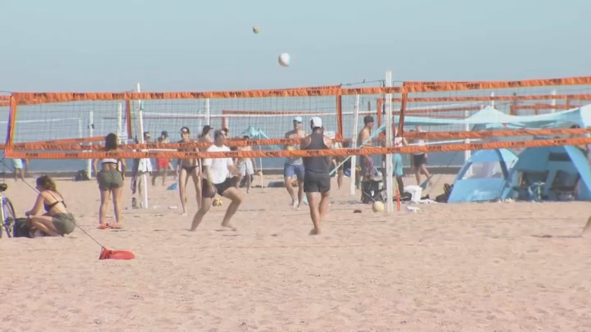 Chicagoans enjoy last day of summer weather before cooldown Chicagoans enjoy last day of summer weather before cooldown