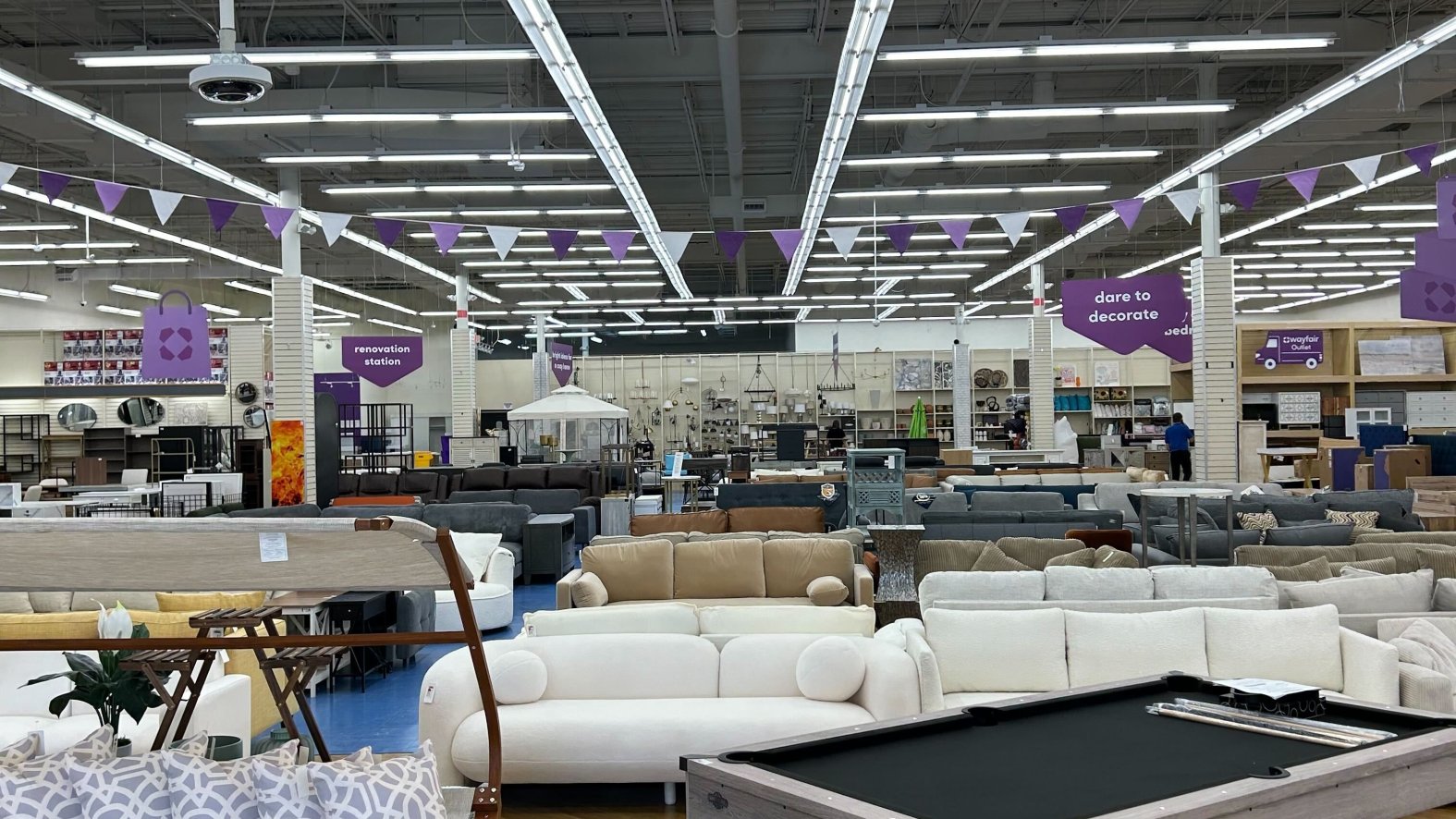 Wayfair outlet store opens in Naperville Thursday – NBC Chicago