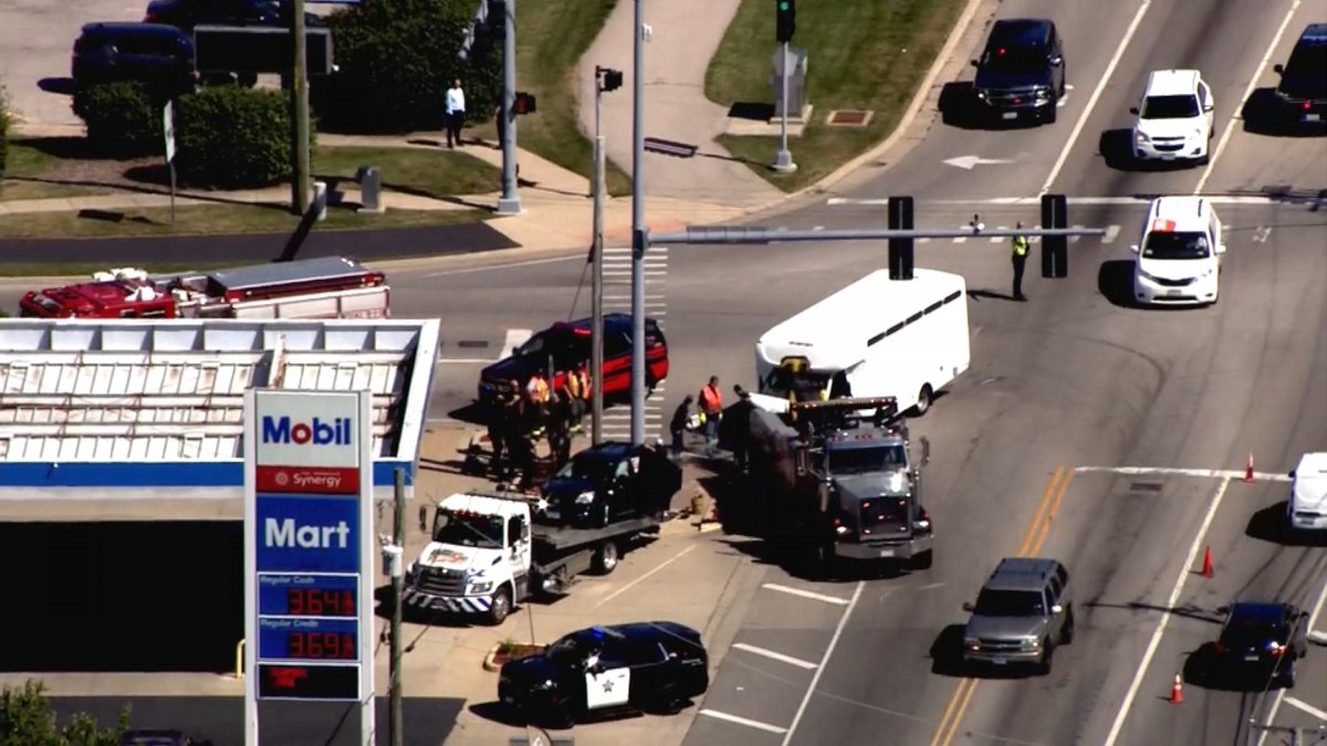 Crash involving prisoner transport van closes road in suburban Lake County