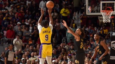 Bronny James scores his first career NBA points in Cleveland