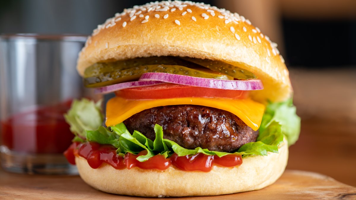 28 National Hamburger Day 2025 Deals from Burger King, Wendy’s NBC