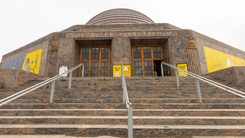 Foto del exterior del Planetario Adler.