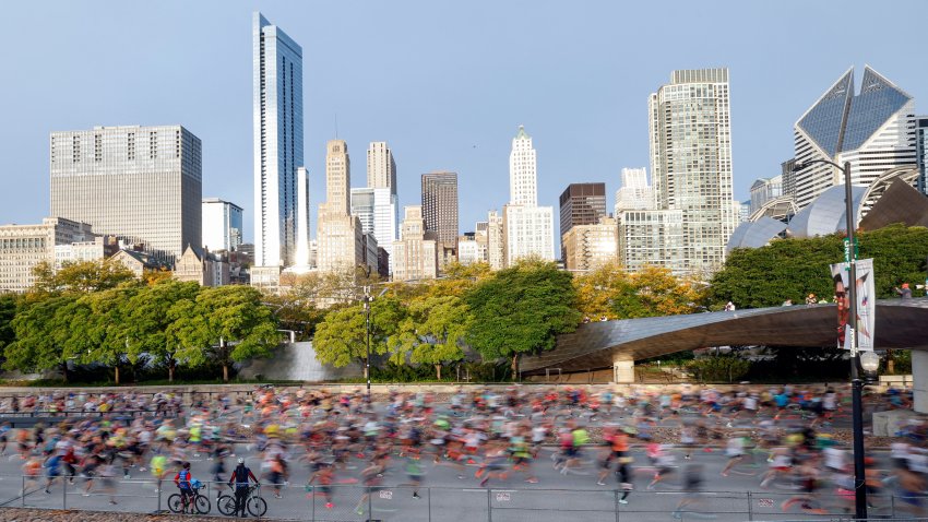 Runners compete during the 2023 Bank of America Chicago Marathon in Chicago, Illinois, on October 8, 2023. (Photo by KAMIL KRZACZYNSKI / AFP) (Photo by KAMIL KRZACZYNSKI/AFP via Getty Images)