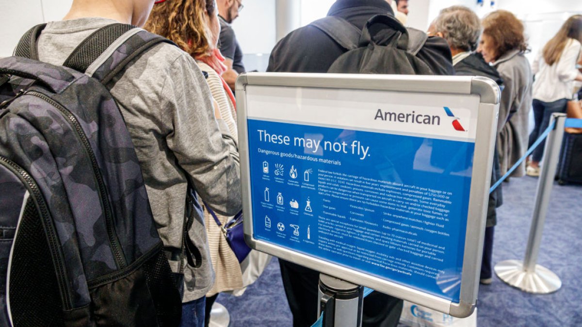 American Airlines’ crackdown on ‘gate lice’ boarding processes, explained – NBC Chicago