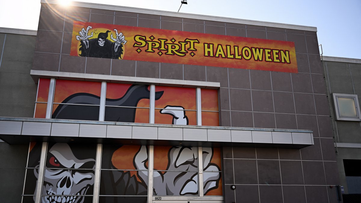 Spirit Halloween store opening in Chicago 2024