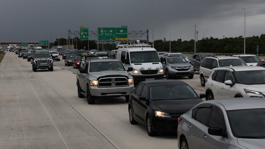 ST. PETERSBURG, FLORIDA – OCTOBER 07:  Traffic is heavy as thousands evacuate ahead of Hurricane Milton as it churns in the Gulf of Mexico on October 07, 2024, in St. Petersburg, Florida. Milton, which comes on heels of the destructive Hurricane Helene, has strengthened to a Category 5 storm as it approaches Florida’s Gulf Coast near St. Petersburg and Tampa, where it is projected to make landfall Wednesday. (Photo by Spencer Platt/Getty Images)