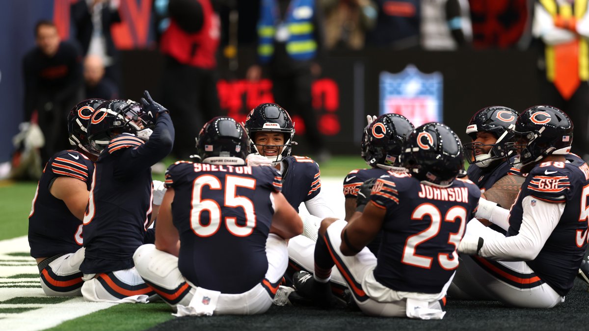 Watch: Keenan Allen, Bears have tea party celebration in London Watch: Keenan Allen, Bears have tea party celebration in London