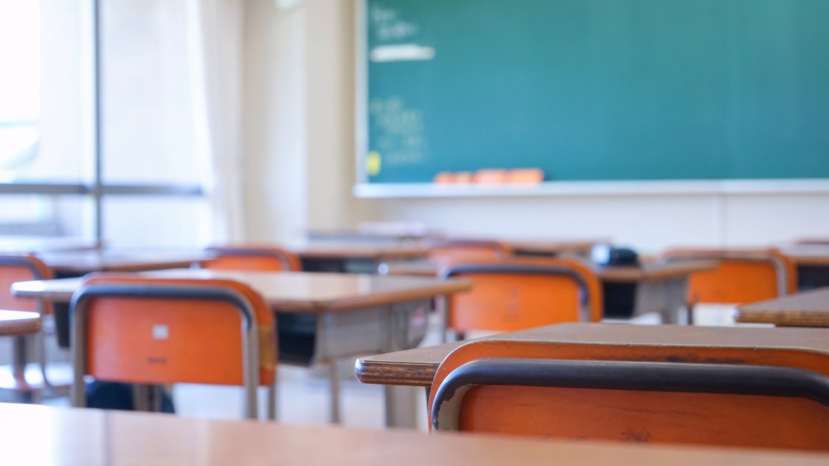 &lsquo;Emergency closing day issued for Oak Lawn school district due to &lsquo;serious safety issue