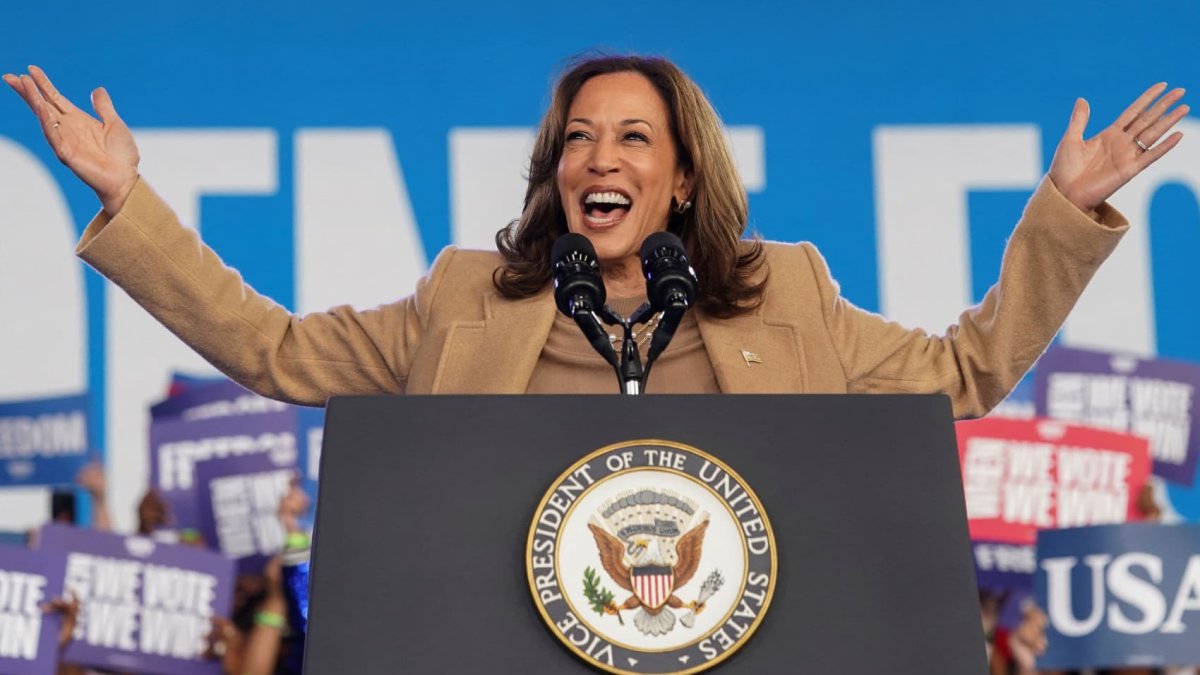 Election 2024 live updates Harris and Trump make last appeals to