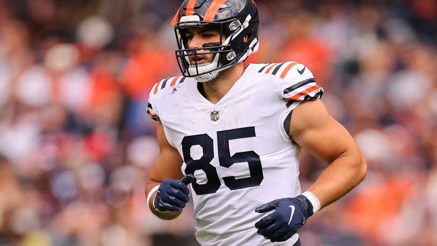 CHICAGO, ILLINOIS – SEPTEMBER 25: Cole Kmet #85 of the Chicago Bears in action against the Houston Texans at Soldier Field on September 25, 2022 in Chicago, Illinois. (Photo by Michael Reaves/Getty Images)