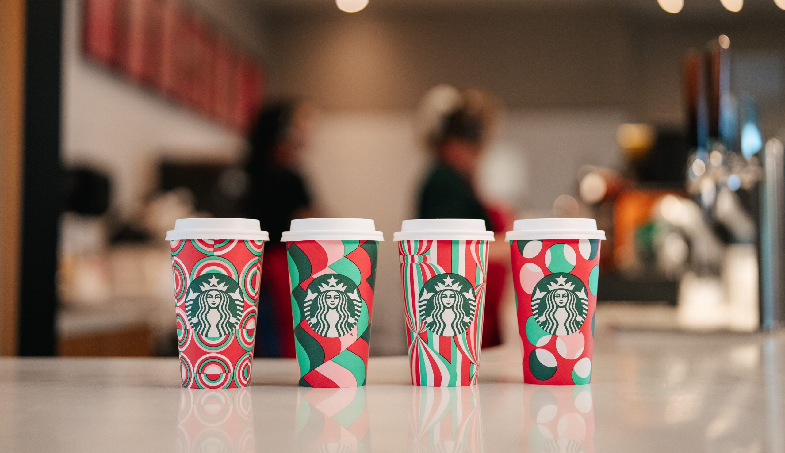 Store Starbucks cups