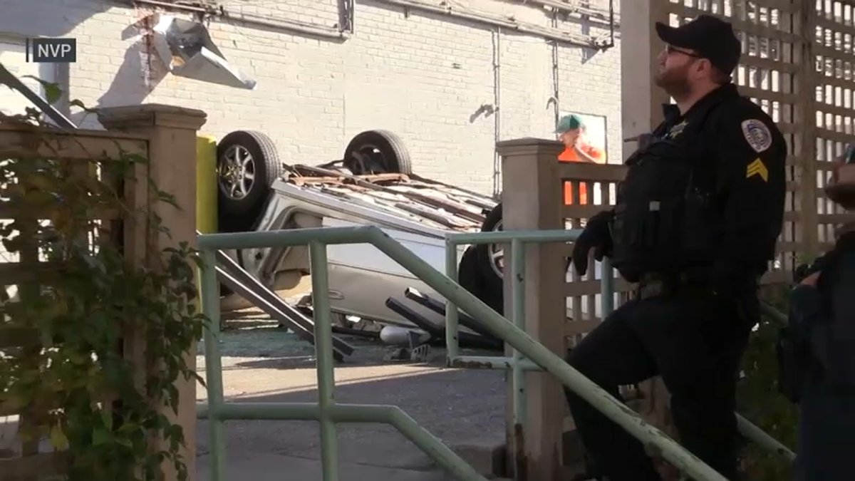 Car plunges from parking garage at Harlem Irving Plaza Norridge – NBC ...