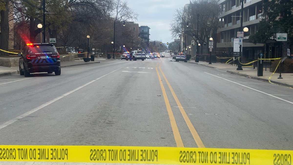 Police officer shot, critically hurt in Oak Park, village says