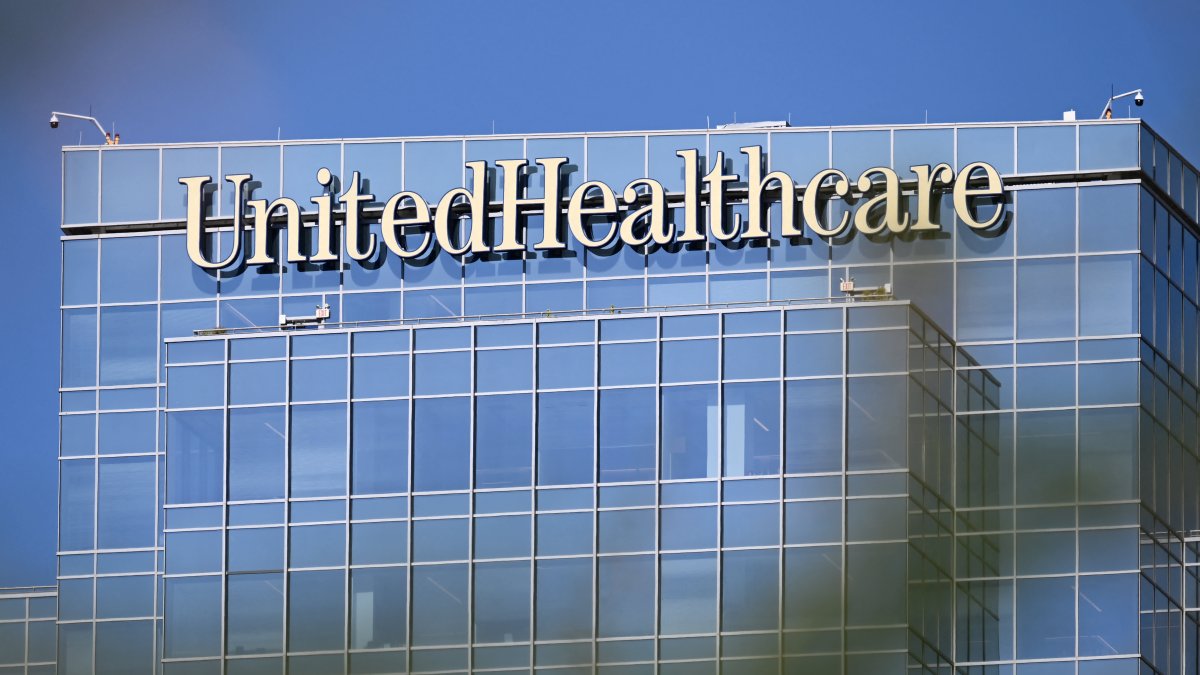 LIVE: Police update after CEO of Minnesota-based UnitedHealthcare killed
