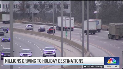 Holiday travelers hit the road in Chicago area, with heavy traffic expected