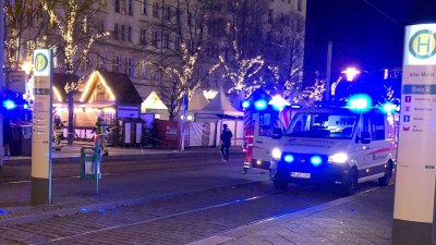 Car drives into Christmas market in Germany