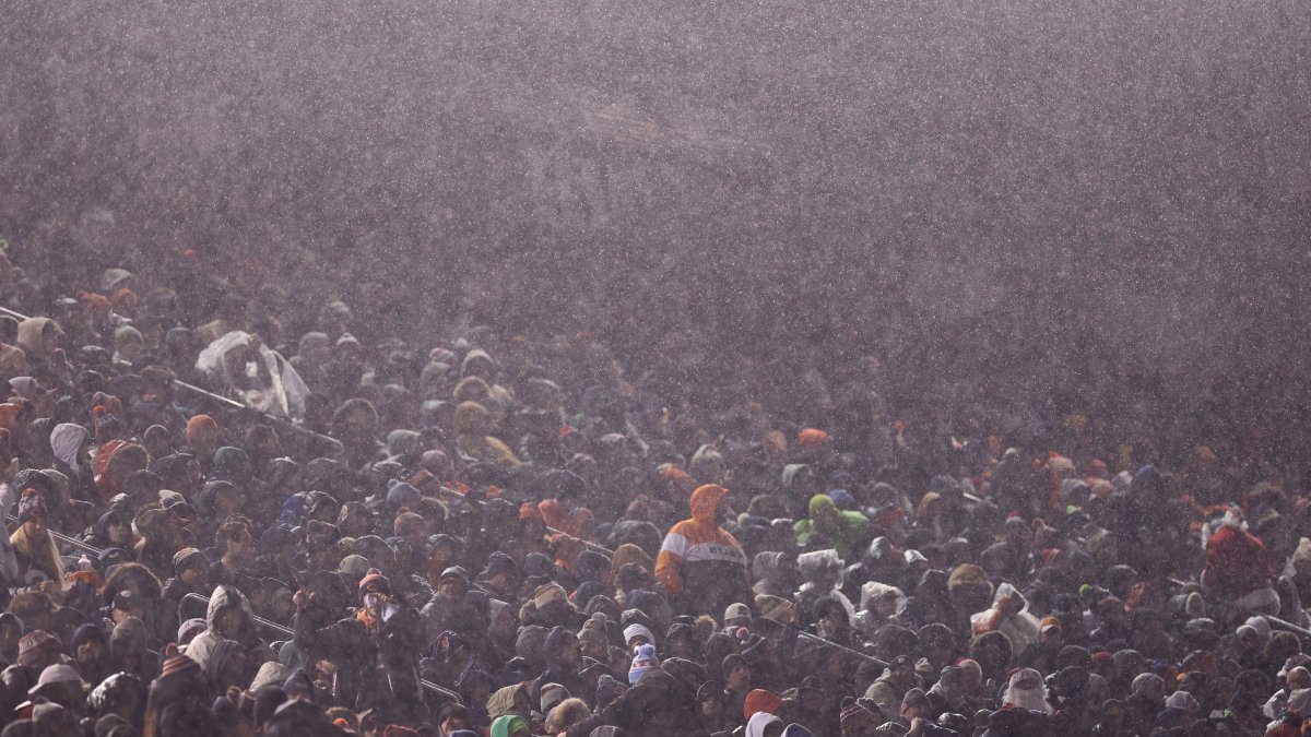 VIDEO: Bears fans chant ‘sell the team during and after historic loss to Seahawks