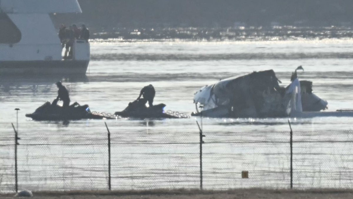 Live updates Recovery efforts underway after DC plane crash NBC Chicago