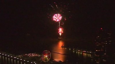 Chicago rings in 2025 with New Year's Eve midnight fireworks show at Navy Pier