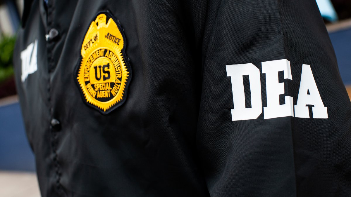 Two women arrested after nearly 50 pounds of cocaine found in luggage at OHare Two women arrested after nearly 50 pounds of cocaine found in luggage at OHare