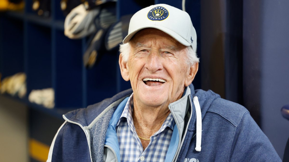 Family reveals cause of death of broadcasting icon Bob Uecker in statement
