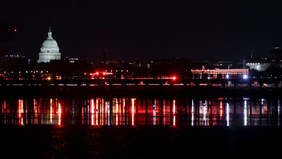 Plane crash: What we know after American Airlines plane, military helicopter crash into Potomac River
