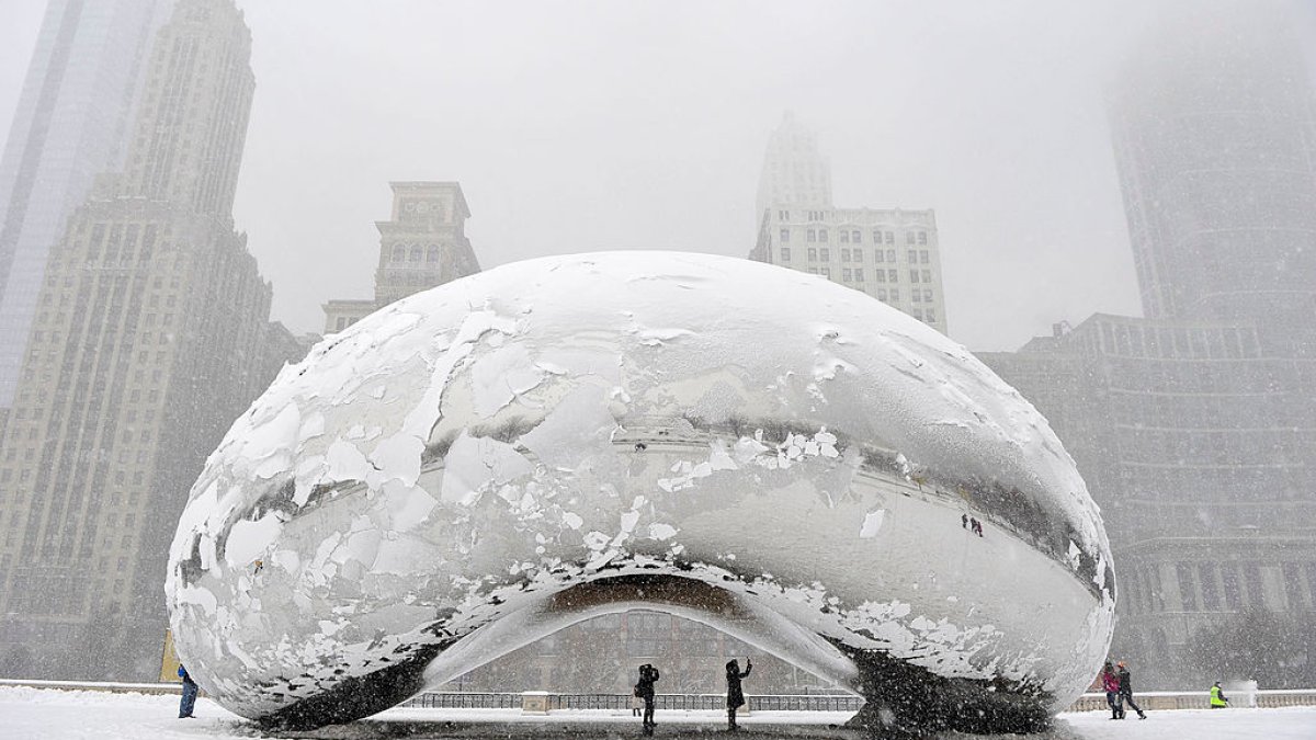 Winter storm watch issued for entire Chicago area with heavy snow possible