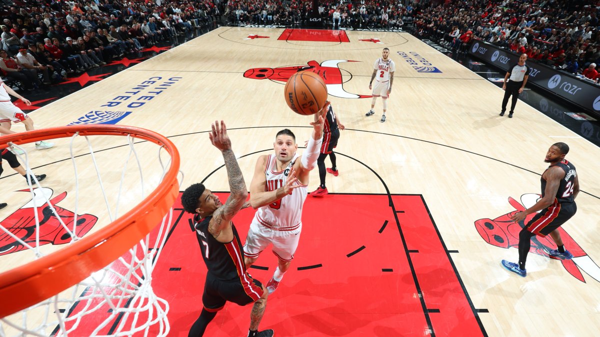 Bulls fall just outside top 3 in CNBCs NBA franchise valuations Bulls fall just outside top 3 in CNBCs NBA franchise valuations