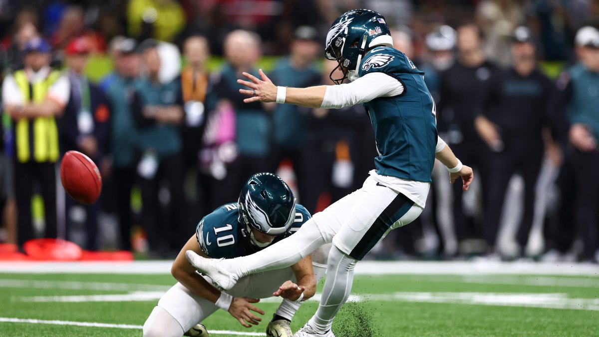 Former suburban Chicago HS kicker Jake Elliott makes Super Bowl history with Eagles