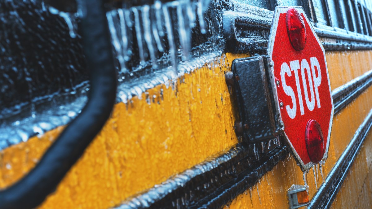Multiple Chicago area schools closed, delayed due to icy conditions: Full List