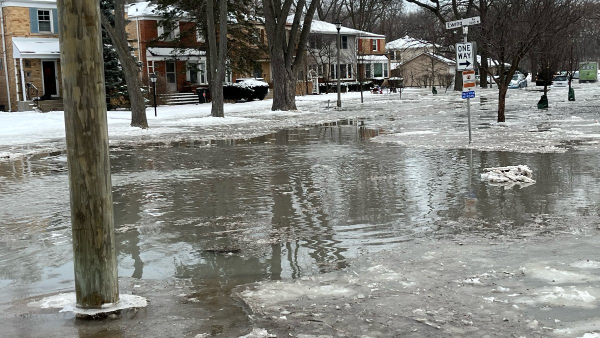 Schools Closed Boil Order Issued In Skokie After Water Main Break schools-closed-boil-order-issued-in-skokie-after-water-main-break