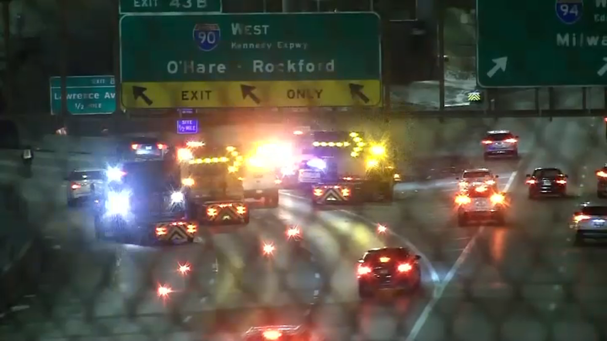 Northbound Kennedy Expressway closed at I-94 Split due to multi-vehicle crash: ISP