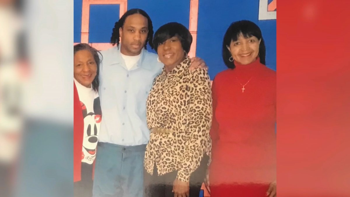 Judge vacates murder conviction of Chicago man after nearly 30 years