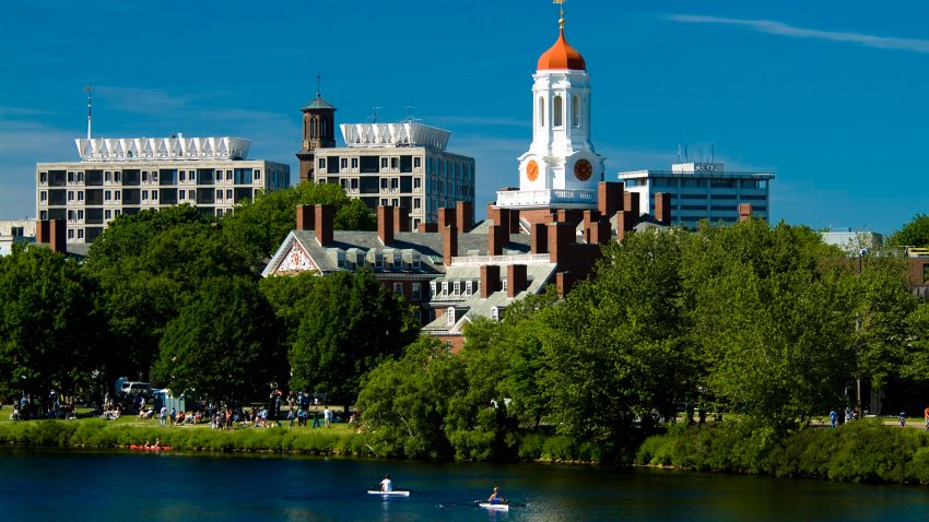 [CNBC] Harvard will offer free tuition for families earning $200,000 or less a year
