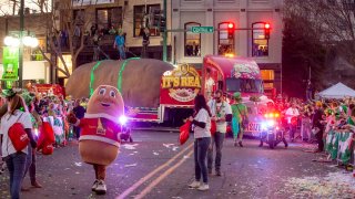 The world’s largest potato on wheels, the Big Idaho® Potato Truck was a spudtacular sight in the First Ever 16th Annual World’s Shortest St. Patrick’s Day Parade® in Hot Springs, Ark., on Sunday, March 17, 2019. The Truck, measuring 72-feet long, was by far the largest float in the 98-foot long parade that boasts more than 30,000 spectators.