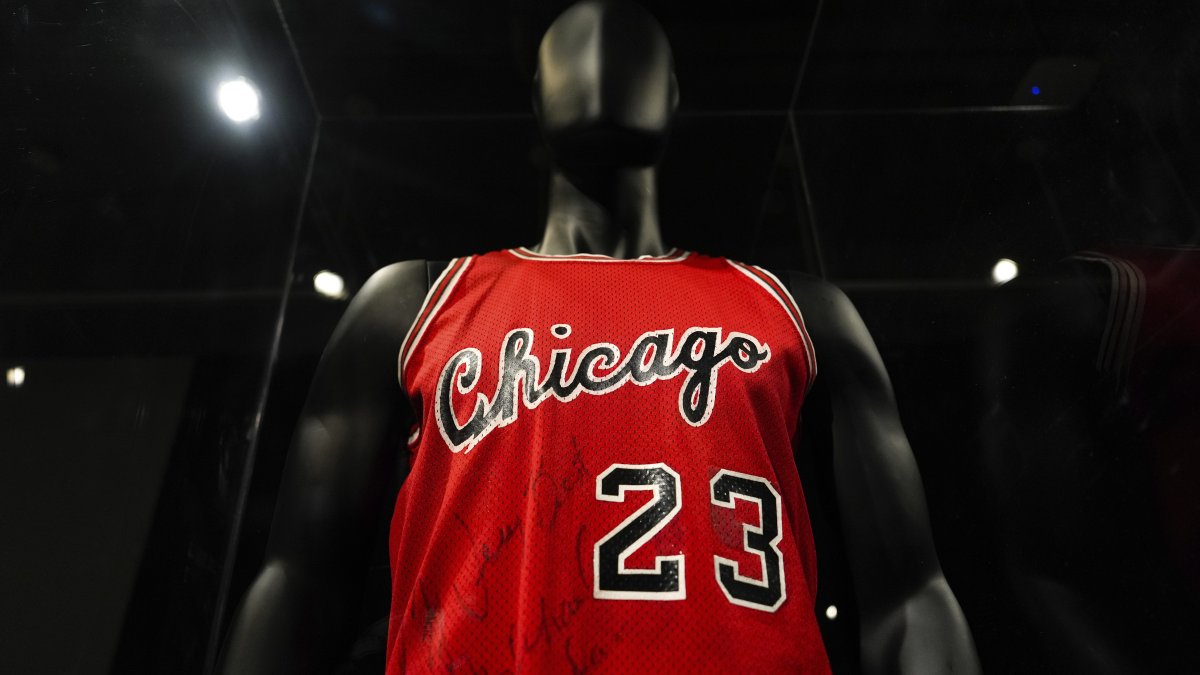 Michael Jordan Bulls jersey worn in rookie preseason sold for $4.215M in auction