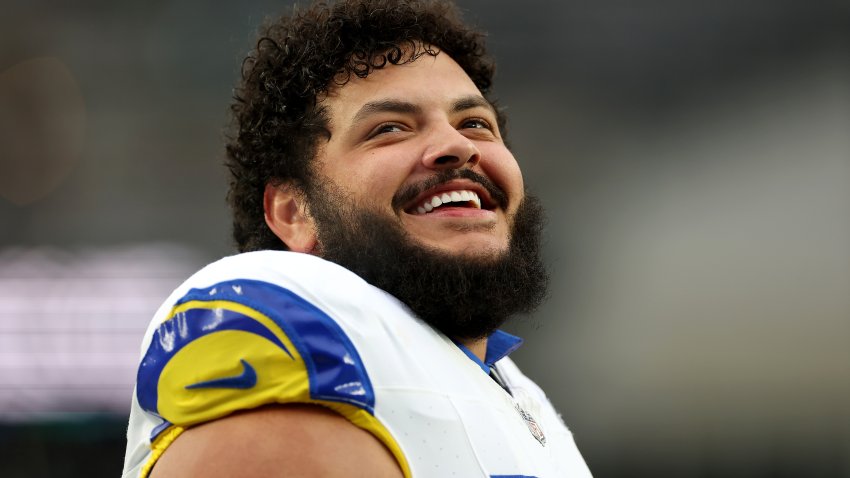 PHILADELPHIA, PENNSYLVANIA – JANUARY 19: Jonah Jackson #72 of the Los Angeles Rams warms up before the game against the Philadelphia Eagles during the NFC Divisional Playoff at Lincoln Financial Field on January 19, 2025 in Philadelphia, Pennsylvania. (Photo by Sarah Stier/Getty Images)